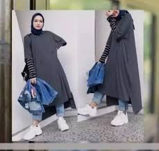 Untuk yang berhijab, dapat memadukannya dengan inner atau manset dan bawahan celana ripped jeans namun. 5 Inspirasi Style Tunik Hijab Kekinian Serta Modis