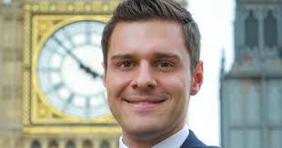 Twitter reaction to Tory MP Ross Thomson's bizarre vacuum claims