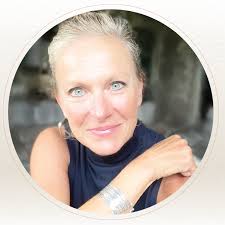 We are very excited to welcome Anna Contino Hodges to Jennifer Buske  Young's Team here at Nest! Anna will be assisting clients in finding their  next Fresh Nest as a dedicated buyer