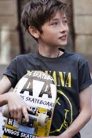 These little boy haircuts feature trendy looks with faded sides or classic cuts with bangs. Cute Hair Coupes De Cheveux Garcons Coupes De Cheveux Pour Enfants Coupe Cheveux Petit Garcon