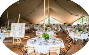 Location de chapiteaux classique, location de chapiteaux pour mariage, location de chapiteaux de réception. Louer Une Tente Ou Un Chapiteau Pour Un Mariage Sur Casteljaloux Bsl Location