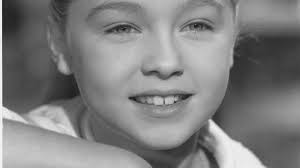 El misterio de Marisol, la mujer que se rebeló para ser Pepa Flores y no  una fantasía infantil del franquismo