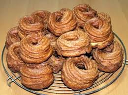 Eberswalder Spritzkuchen Rezept Victoria Spritzkuchen Spritzringe Aus Brandteig Mit Zuckerguss Rezept Spritzkuchen Rezepte Brandteig