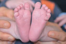 Virusinfeksjonen skyldes hos de aller fleste coxsackie virus a16. Bildet Hand Bein Finger Fot Sale Barn Spiker Munn Naerbilde Menneskekroppen Ansikt Nese Spedbarn Organ Ta Baby Fotter Fole Elf Taer 3653x2438 953884 Bilder Gratis Pxhere