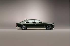 It is available with the automatic transmission. Discover Bespoke