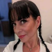 Elise Nicholson's Instagram, Twitter & Facebook