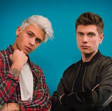 Mentre benji & fede stanno girando l'italia con i loro concerti, dopo l'epico remix di tutto per una ragione, arriva il siete grandi ragazzi e i vostri cuori battono forte e all'unisono con i nostri. Benji E Fede Tutte Le Curiosita Sui Due Cantanti