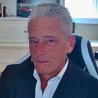 Kanishka Hamidi's Instagram, Twitter & Facebook