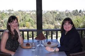 Ina Garten Weighs In On Jennifer Garner S Barefoot Contessa Inspired Cooking Videos Ina Garten Ina Garten Recipes Garten