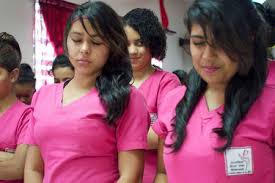 Frauen und mädchen sind in honduras vielfach opfer von gewalt, auch und gerade innerhalb der familien. Bessere Zukunftsperspektive Fur Junge Madchen Aus Honduras Accordeos D