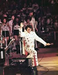 элвис пресли Elvis As Recorded At Madison Square Garden Elvis Presley Madison Square Garden June 1972 Elvis Sings Elvis Jumpsuits Elvis In Concert