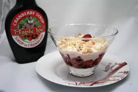 Coupe De Fruits Rouges Et Skyr Au Sirop De Cranberry Coupe De Fruit Alimentation Recette Dessert