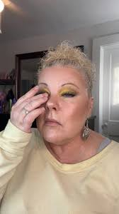 Morning makeup with T