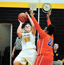 Pochie steps up, helps Vikings snap losing streak