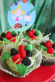 Ben and holly's little kingdom is my favourite show. Kara S Party Ideas Ben Holly S Little Kingdom Inspired Birthday Party Kara S Party Ideas