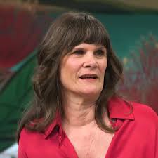 It was an exciting afternoon at the New Lynn Community Centre when Auckland  Transport and Variety co-presented shiny brand new bikes and helmets to 80  kids from 17 Auckland schools. Mayor Phil