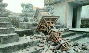 Gempa susulan dari gempa 6,3 magnitudo di bali pada kamis dinihari, 19 maret 2020, masih terjadi hingga minggu siang. Karangasem Diguncang Gempa Pelinggih Roboh Balipost Com