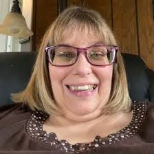 Lora Couch's Instagram, Twitter & Facebook