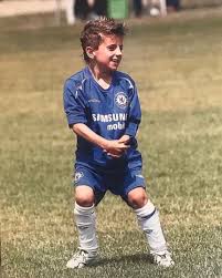 Declan rice (left) and mason mount as children with some younger relatives of declan's. Mason Mount Reveals Unseen Throwback Pic Making Chelsea Debut Aged Six As Fans Pay Tribute To Him For Living The Dream