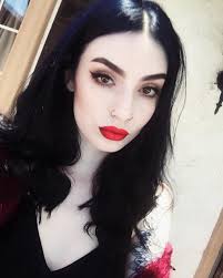Kaitlyn Renee On Instagram First Picture I Took As A 20 Year Old Do I Look Older Makeup Details Liner Katvond Kaitlyn Renee Makeup Looks Old Makeup