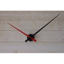 Horloge Geante Minimaliste Rouge Noire En 2020 Horloge Pendule Peinture Noir Brillant