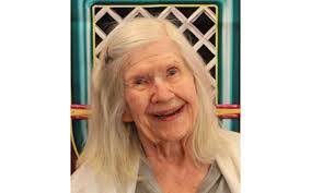 Sara Apel's Instagram, Twitter & Facebook