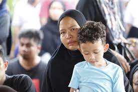 She competed in the individual event at the 2012 summer olympics. New Straits Times Ø¯Ø± ØªÙˆÛŒÛŒØªØ± Nstvisuals Datin Seri Siti Nur Syafiqa Amirol Melvin Widow Of Datuk Seri Zainal Abidin Osman With Their Son Zayyan Sufi At Her Husband S Funeral At The Sungai
