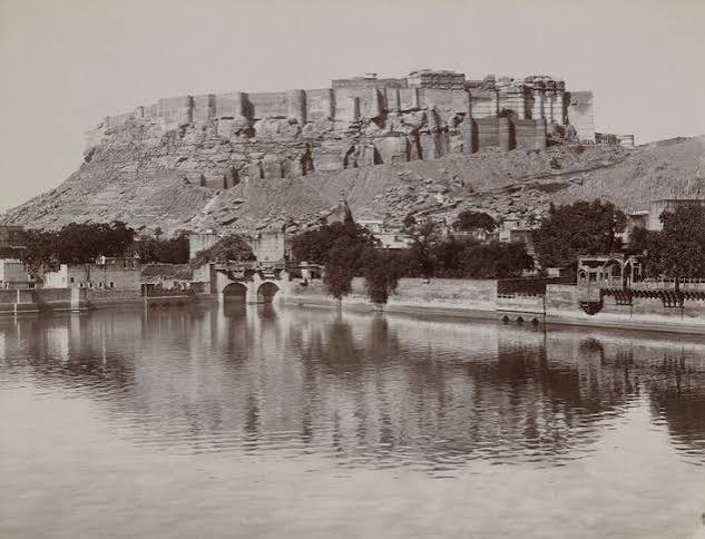 The Fort & old Palace, Jodhpore [from the Rani Sagar tank] 1905