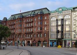 Das heine haus hamburg ist das 1832 von salomon heine errichtete gartenhaus im hamburger stadtteil ottensen, elbchaussee 31. Datei Kontorhauser Hamburger Hof Und Heine Haus Jpg Wikipedia