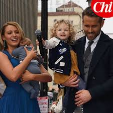 Allen details von blake lively. Chi Magazine I Piani Di Ryan Reynolds E Blake Lively Per Facebook