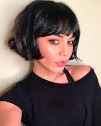 A Tendencia De Beleza Mais Glam Dos Ultimos Tempos Steal The Look Cabelo Curto Cabelo Curto Com Franja Cabelo