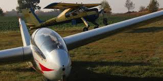 Der flugschüler sitzt vorn, der fluglehrer hinten. Szd 9 Bocian Fliegerclub Leipzig Taucha E V