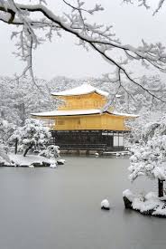 Lieu De Reve Golden Pavilion Kinkaku Ji Rokuon Ji Kyoto Japon Maison D Or Sous La Neige Et Sur L E Temple Of The Golden Pavilion Golden Pavilion Kyoto Japan