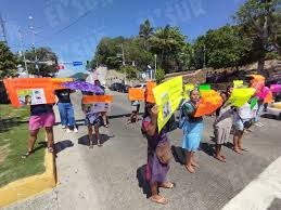 Bloquean la avenida Cuauhtémoc familiares de la menor desaparecida en la  Condesa