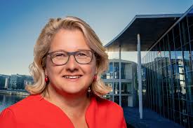 Die Ukraine braucht mehr Geld“ › NRW-Landesgruppe