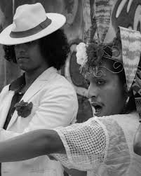 Cavalo Bravo Não Se Amansa, da @ciateatrodoc, fica em cartaz de 15 de março  a 18 de maio! 🔥 As apresentações acontecem aos sábados, às 16h30, e aos  domingos, às 11h no