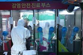 He is often surrounded by others who do not wear masks; S Korean Hospital Showcases One Person Swabbing Booths For Safer Virus Test Pulse By Maeil Business News Korea
