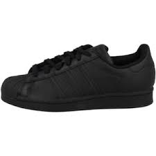 Seit vielen jahrzehnten führt adidas schuhe für damen, die sowohl im training als auch im alltag als teil eines street wear outfits getragen werden können. Adidas Superstar Gunstig Online Kaufen Kaufland De