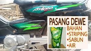 27+ stiker motor vario 125 keren, ide spesial! Pasang Striping Amatir Pakai Air Sabun Gaes Astrea Grand Youtube