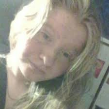 Kat Win's Instagram, Twitter & Facebook