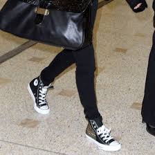 How To Wear High Top Converse With Skinny Jeans Cute Shoes High Top Converse Outfits Jeans With Heels Converse High Tops