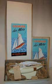 Canot De Bassin Bateau Voilier Nova N 6 4 Voiles Coque Blanche Filets Dores Toy Boats Antique Toys Yacht