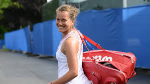 Haar favoriete ondergrond is hardcourt en gras.zij speelt rechtshandig en heeft een tweehandige backhand. Tenistka Barbora Strycova Jsem Strasne Souteziva A To Kafe Cz