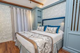 Sie verfügt über ein gemütliches wohnzimmer, 2 getrennte schlafzimmer, einen flur mit garderobe, eine voll ausgestattete küche und eine dusche mit wc. Ca Belle Arti Mietwohnung Venedig In Dorsoduro Italy Viewsonvenice