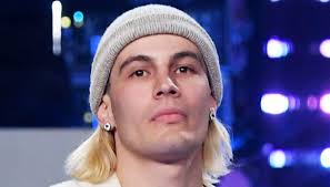 Baby Alien Fucks Latina Baddie On The Yacht barra