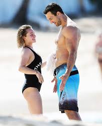 This actress/vocalist combined both talents with her role on the abc tv series nashville. Hayden Panettiere And Wladimir Klitschko Beach Day In Barbados Cinehub