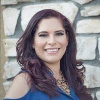 Caroline Compton's Instagram, Twitter & Facebook