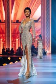 Gigi hadid runway model fashion show. Tron Má»t NÄm H Hen Nie Lá»t Top 5 Hoa Háº­u Hoan VÅ© 2018 Khan Giáº£ Xuc Ä'á»ng Vá»i Loáº¡t áº£nh CÅ©