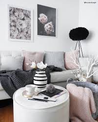 vase im streifen look die mode macht es vor der winter geht auf streifzug verpasst euren blum skandinavische wohnraume warme wohnzimmer wohnzimmer grau weiss