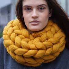 Bufanda de lana de melange de punto grueso, skarf de lana de ganchillo  grueso, súper largo negro y crema skarf